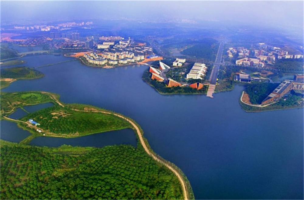 东莞松山湖科技产业园中心区和中部地区城市设计
