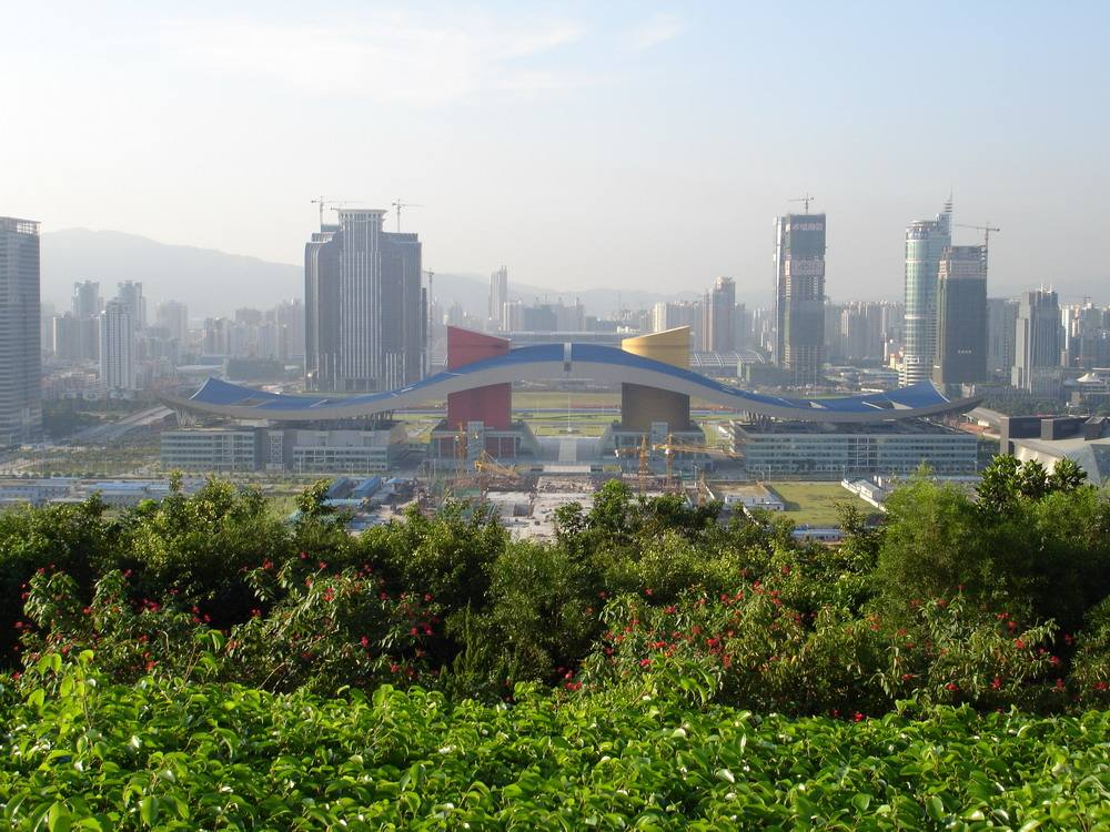 《深圳市城市规划标准与准则》检讨与修订（2004）